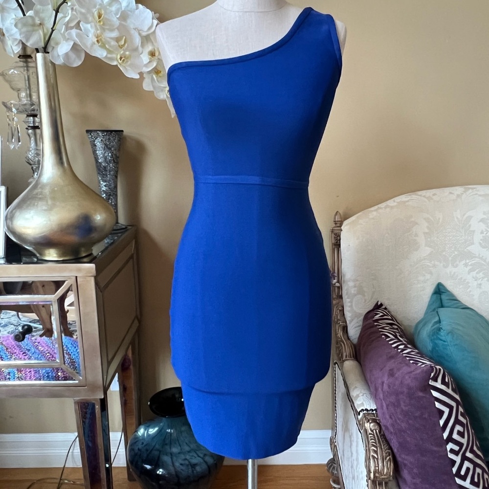 BCBG MAX AZRIA one shoulder blue dress